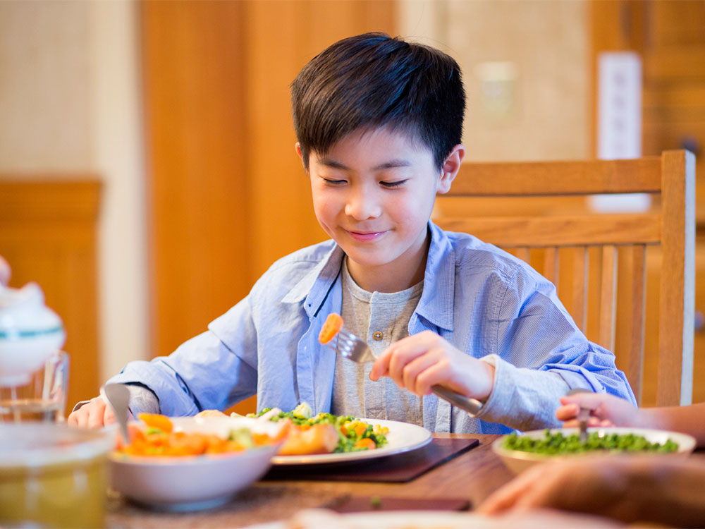 Where to Get Fresh Food for Your Child During Abroad Trip